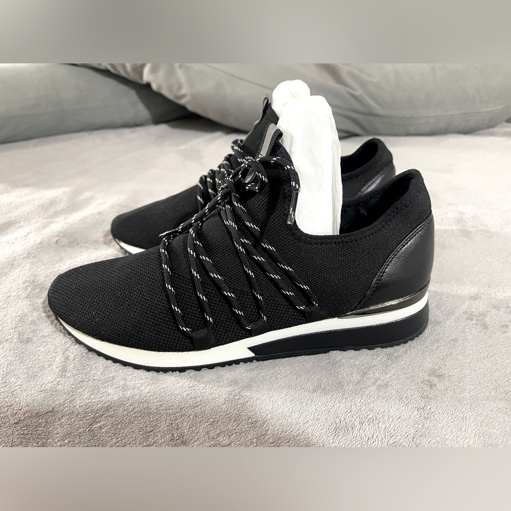 Urban Sport by J/Slides NYC Black Mara Sneakers Women's NWOB 11